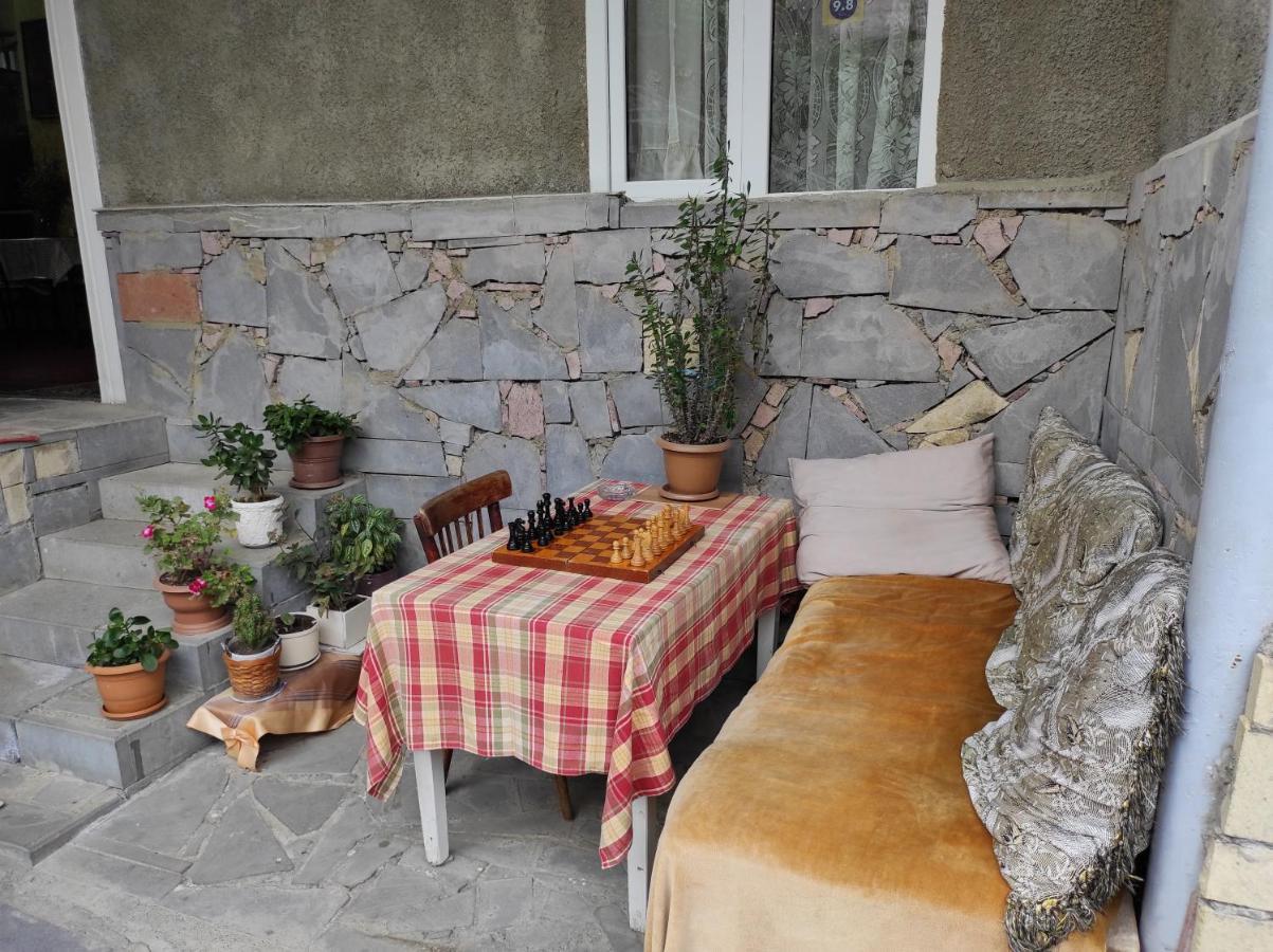 مبيت وإفطار فانادزور Inexpensive House المظهر الخارجي الصورة