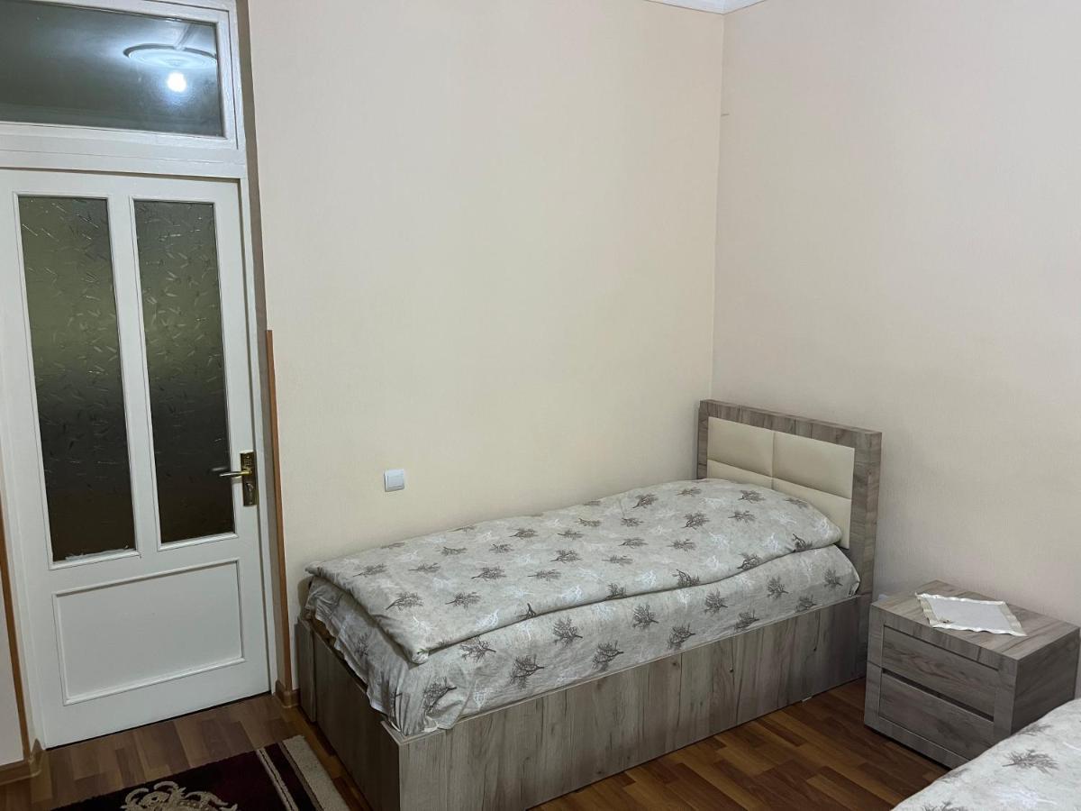 مبيت وإفطار فانادزور Inexpensive House المظهر الخارجي الصورة