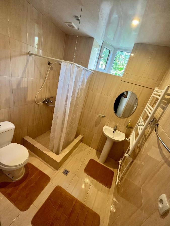 مبيت وإفطار فانادزور Inexpensive House المظهر الخارجي الصورة