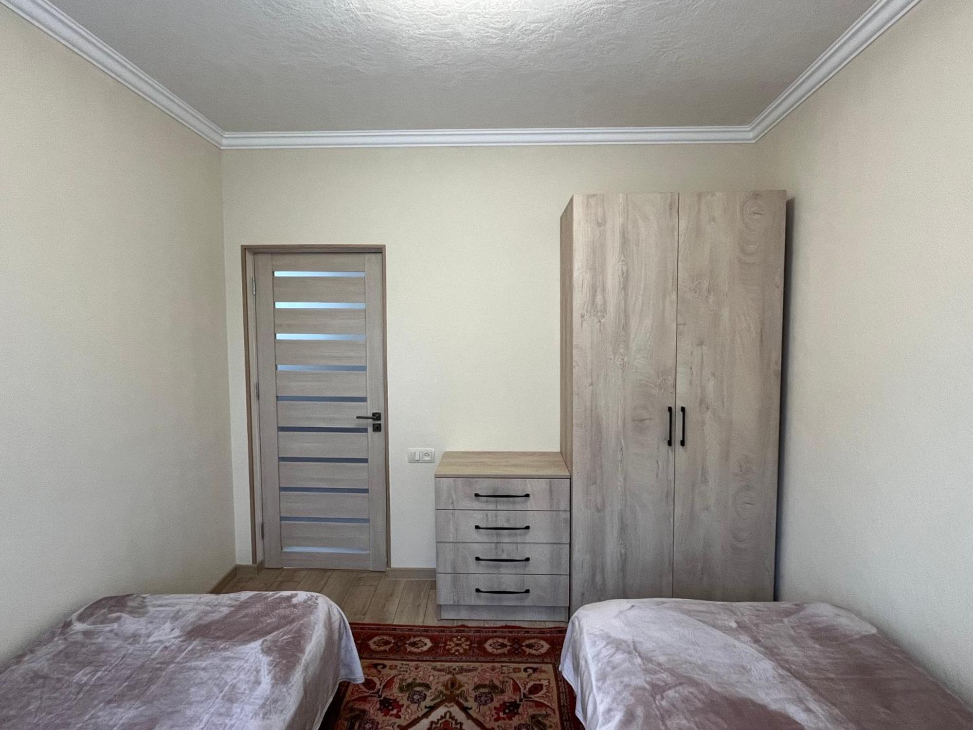 مبيت وإفطار فانادزور Inexpensive House المظهر الخارجي الصورة